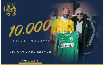 Un de nos Parrains buteur historique du Variétés Club de France